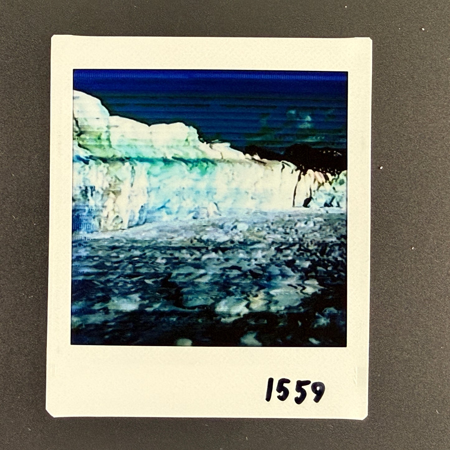 1559