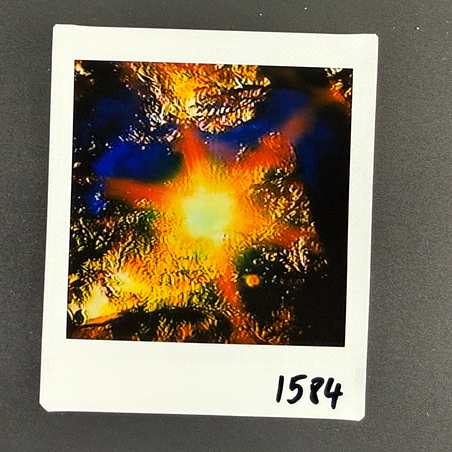 1584